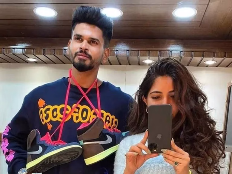3440848-shreyas-iyer-gf