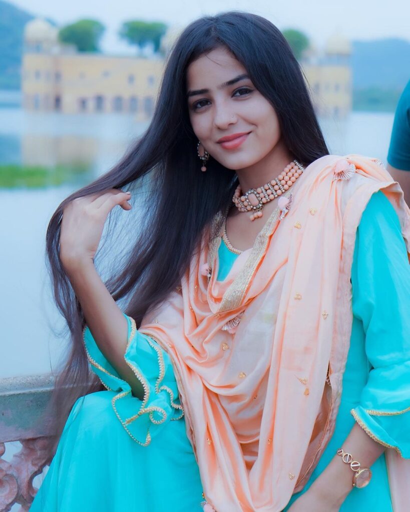 Anju Mor Wiki, Biography, Age, Career, Net Worth, Boyfriend, Facts