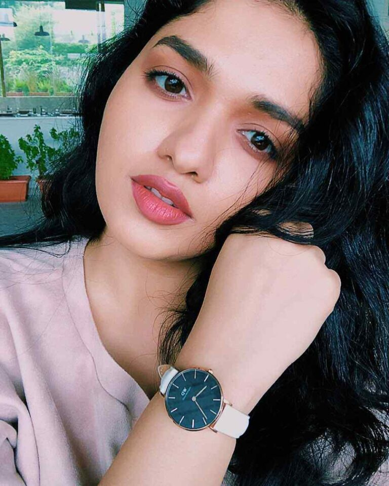 Sunaina Biography, Age, Size, DOB, Height, Weight, Boyfriend, Family