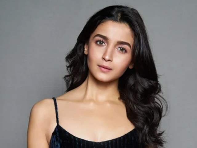 Alia Bhatt Biography, Age, Height, Measurement, Bra Size, Net Worth