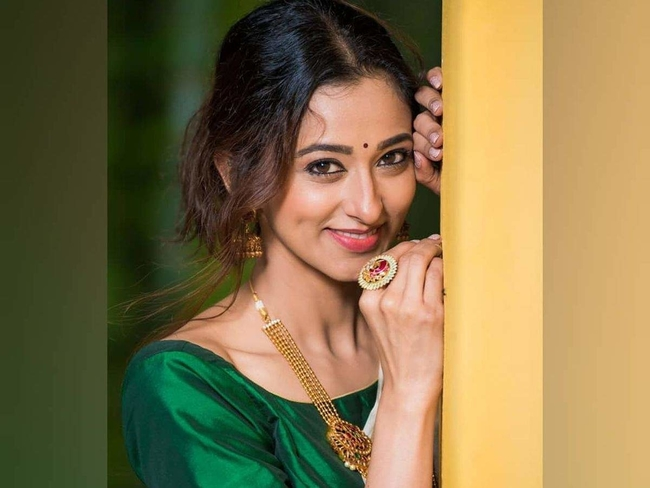 Radhika Narayan Biography, Dob, Age, Height, Net Worth