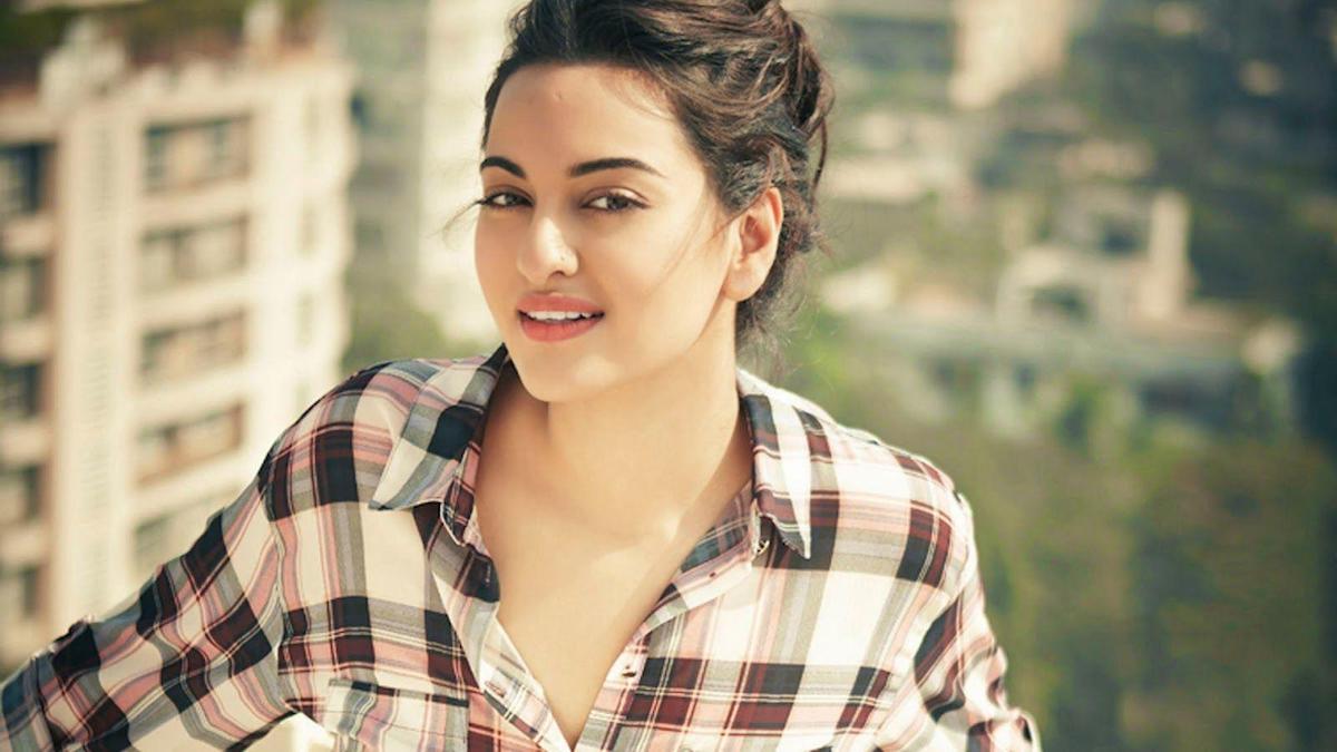 Sonakshi Sinha – Blood Group, Net Worth, Caste, Religion