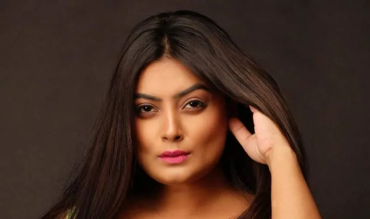 Twinkle Kapoor Age, Bio, Net Worth, Height, Movies In 2025